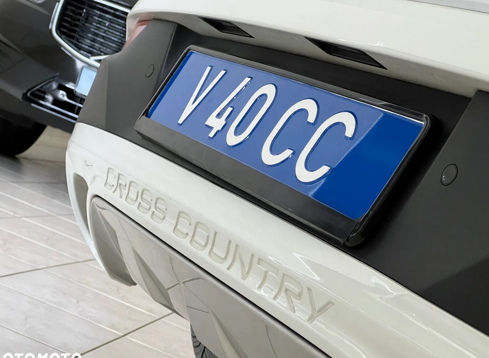 Volvo V40 cena 85900 przebieg: 142000, rok produkcji 2016 z Pilawa małe 562